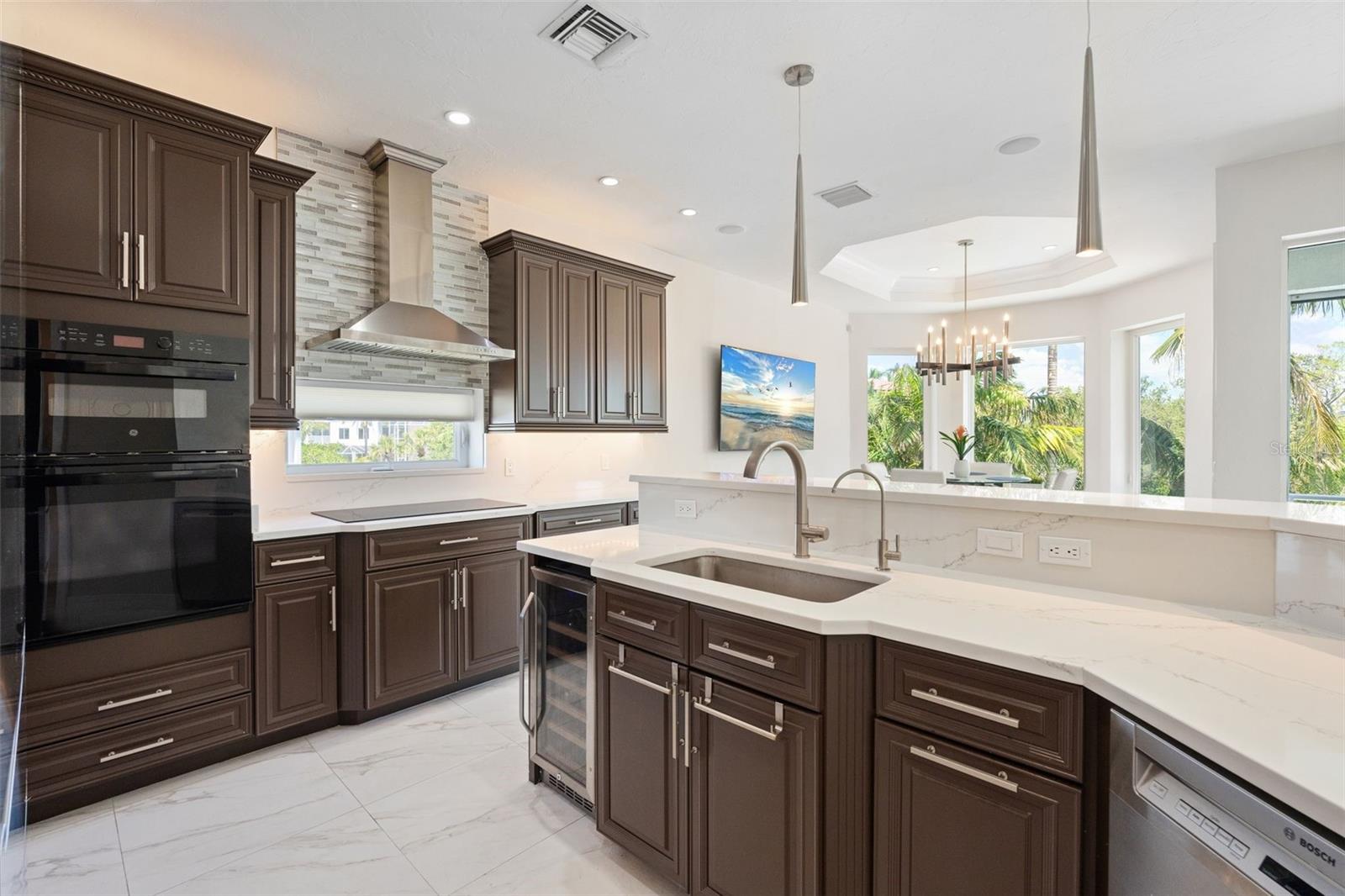 HAWKS HARBOR - Residential