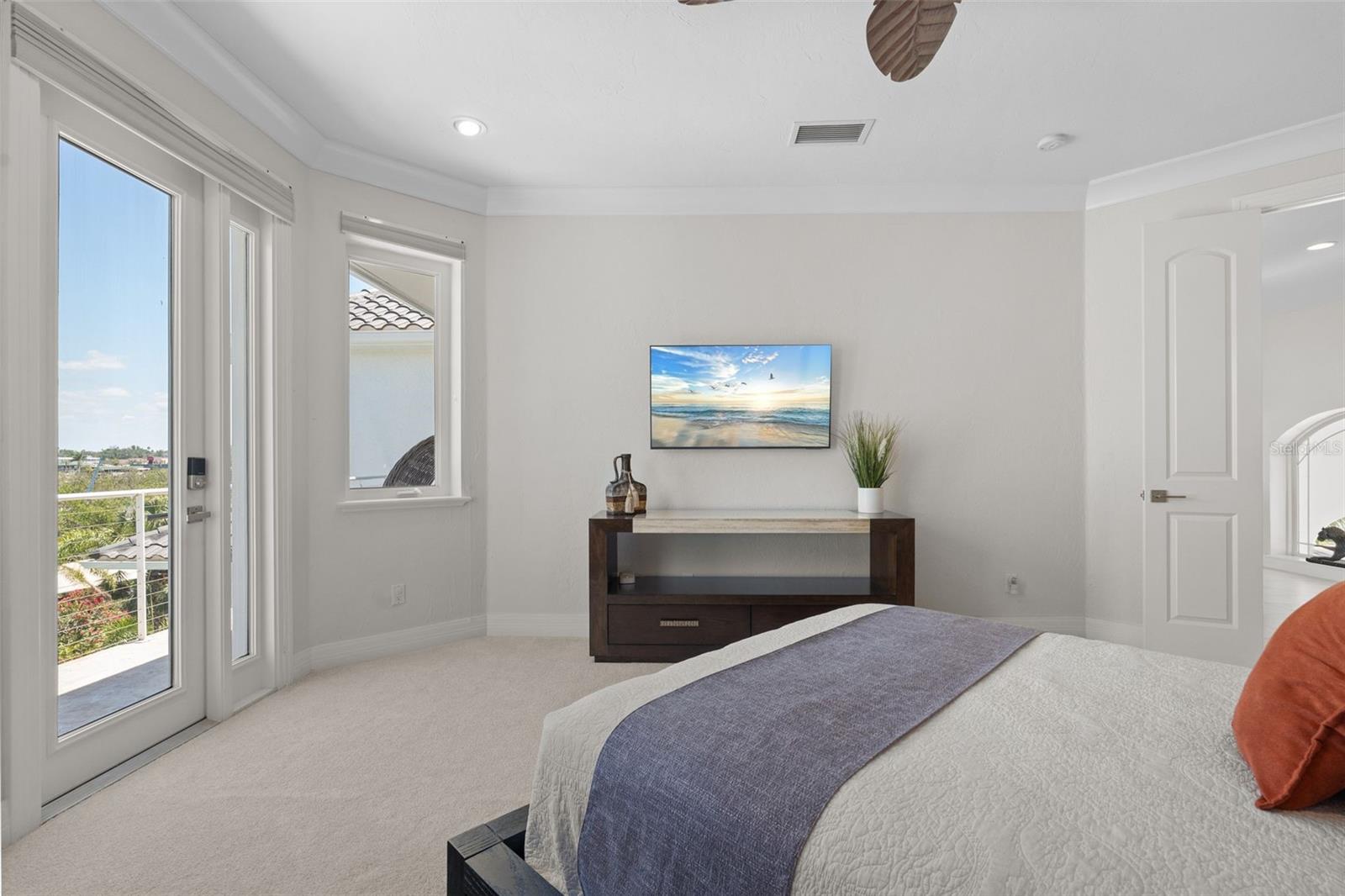HAWKS HARBOR - Residential