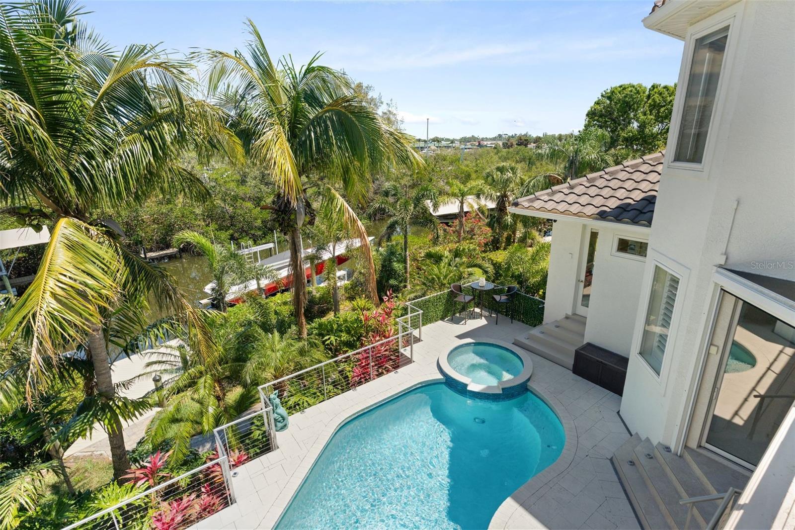 HAWKS HARBOR - Residential