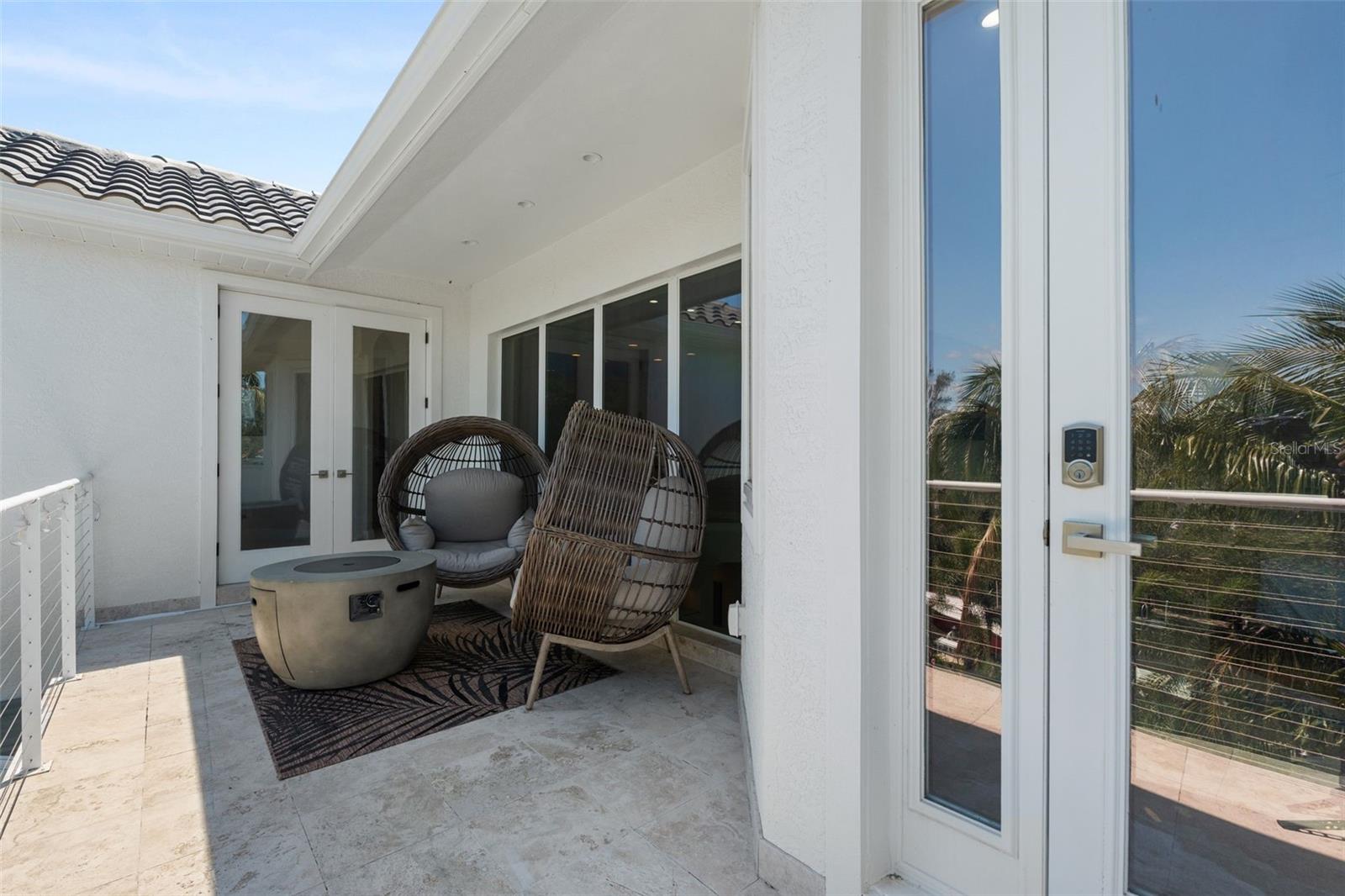 HAWKS HARBOR - Residential