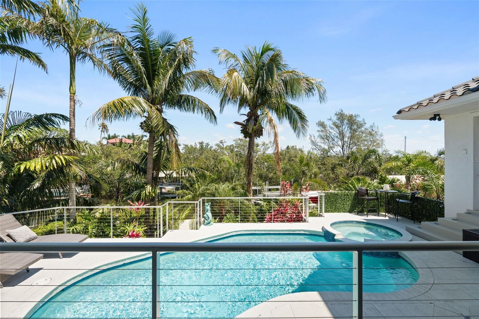 HAWKS HARBOR - Residential