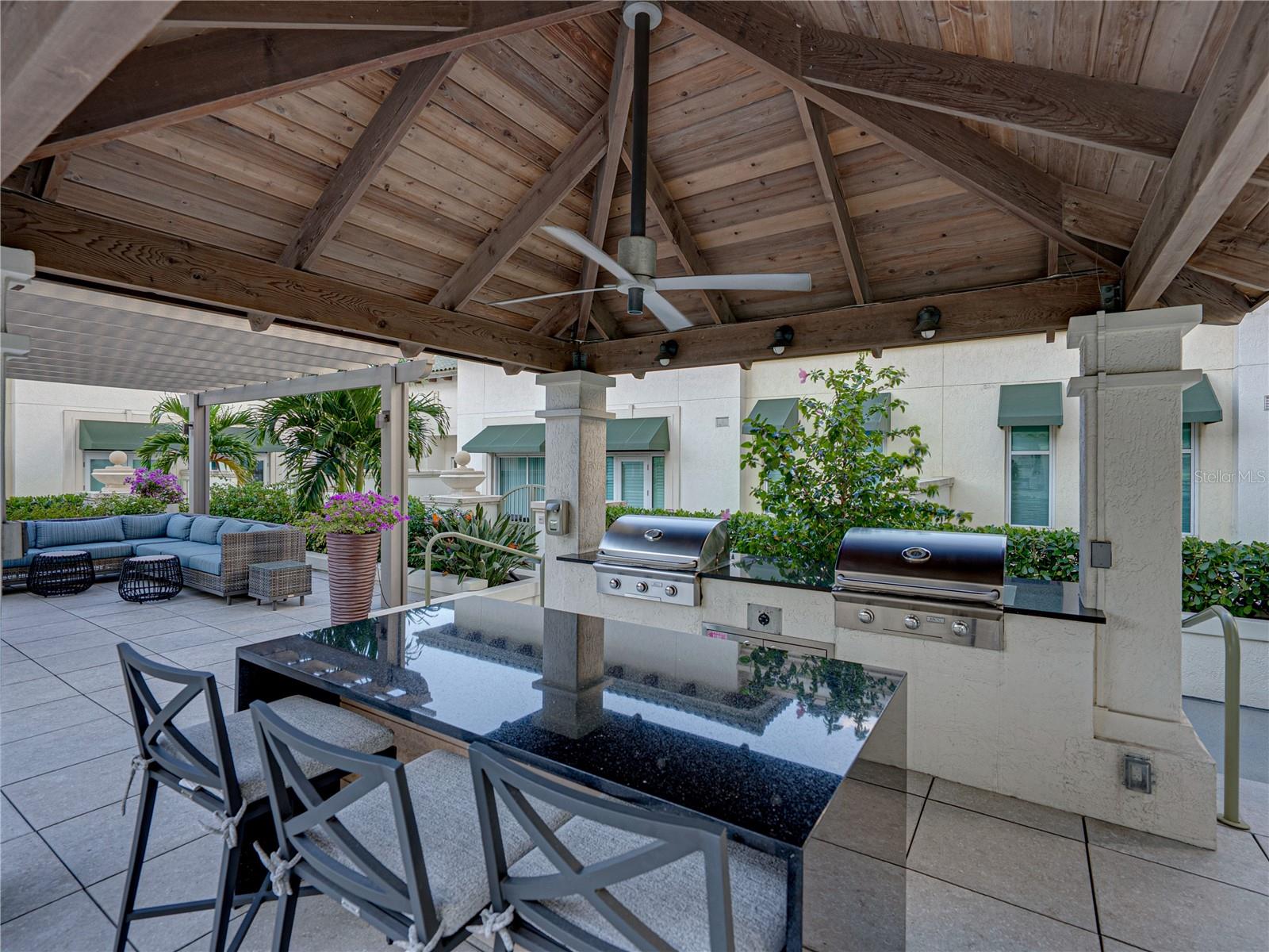 THE PLAZA HARBOUR ISLAND - Residential