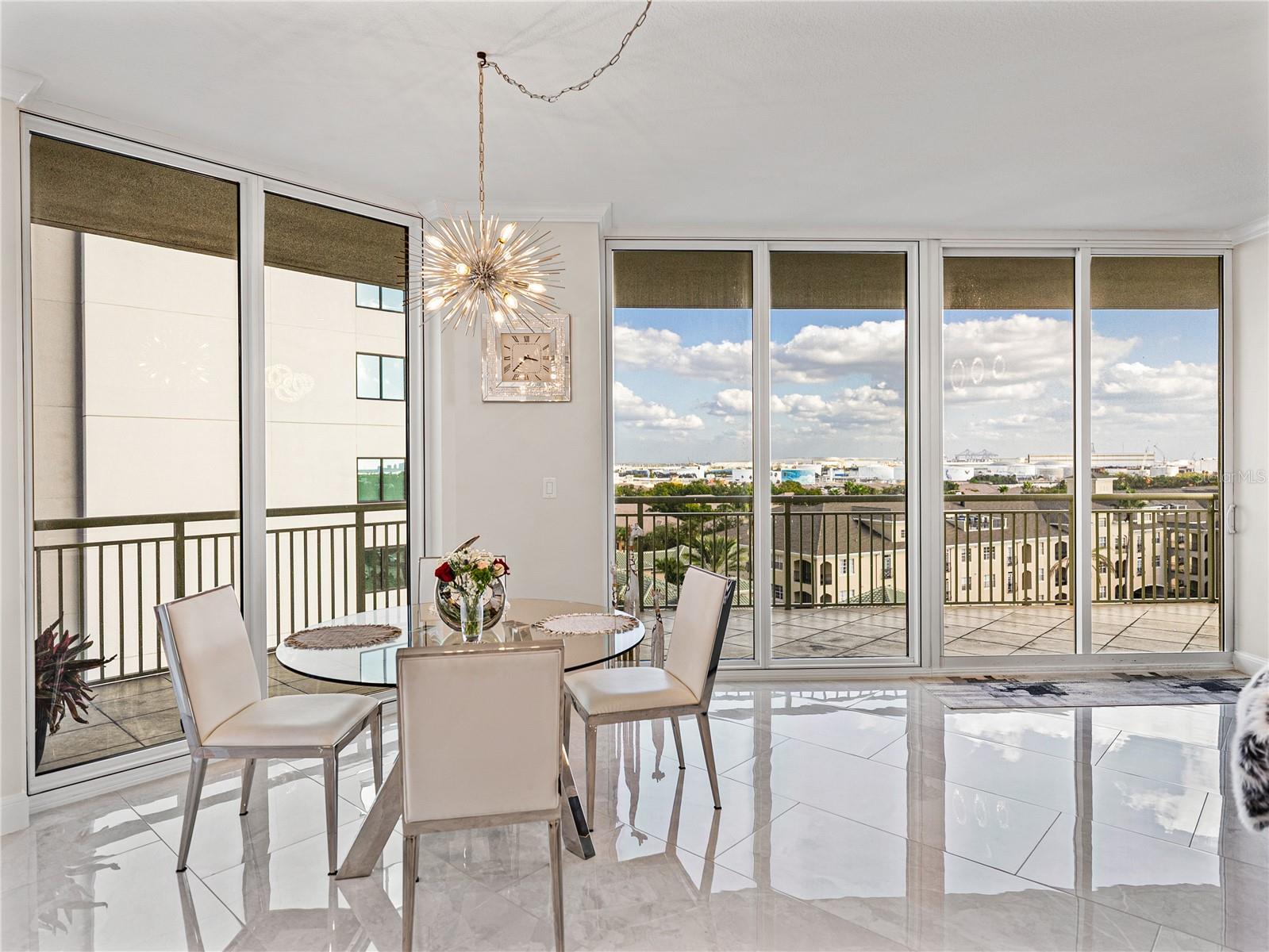 THE PLAZA HARBOUR ISLAND - Residential