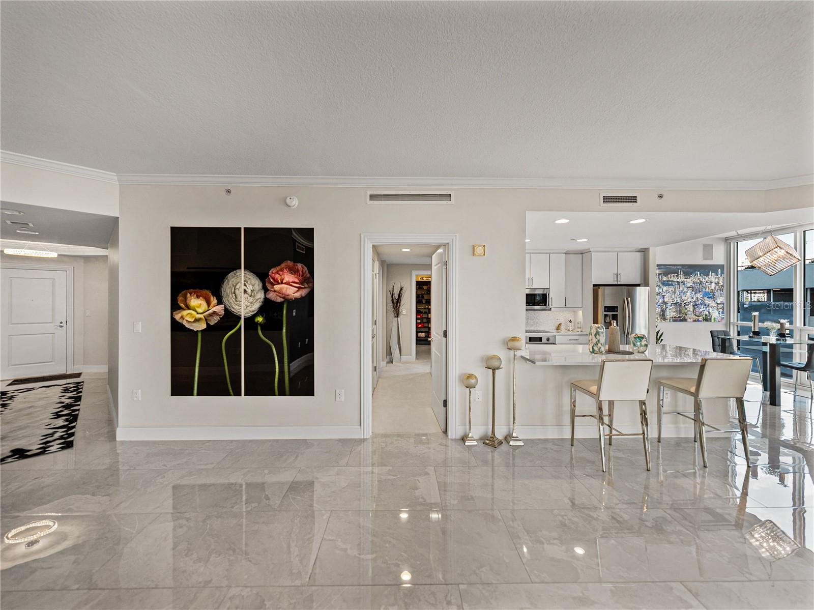 THE PLAZA HARBOUR ISLAND - Residential