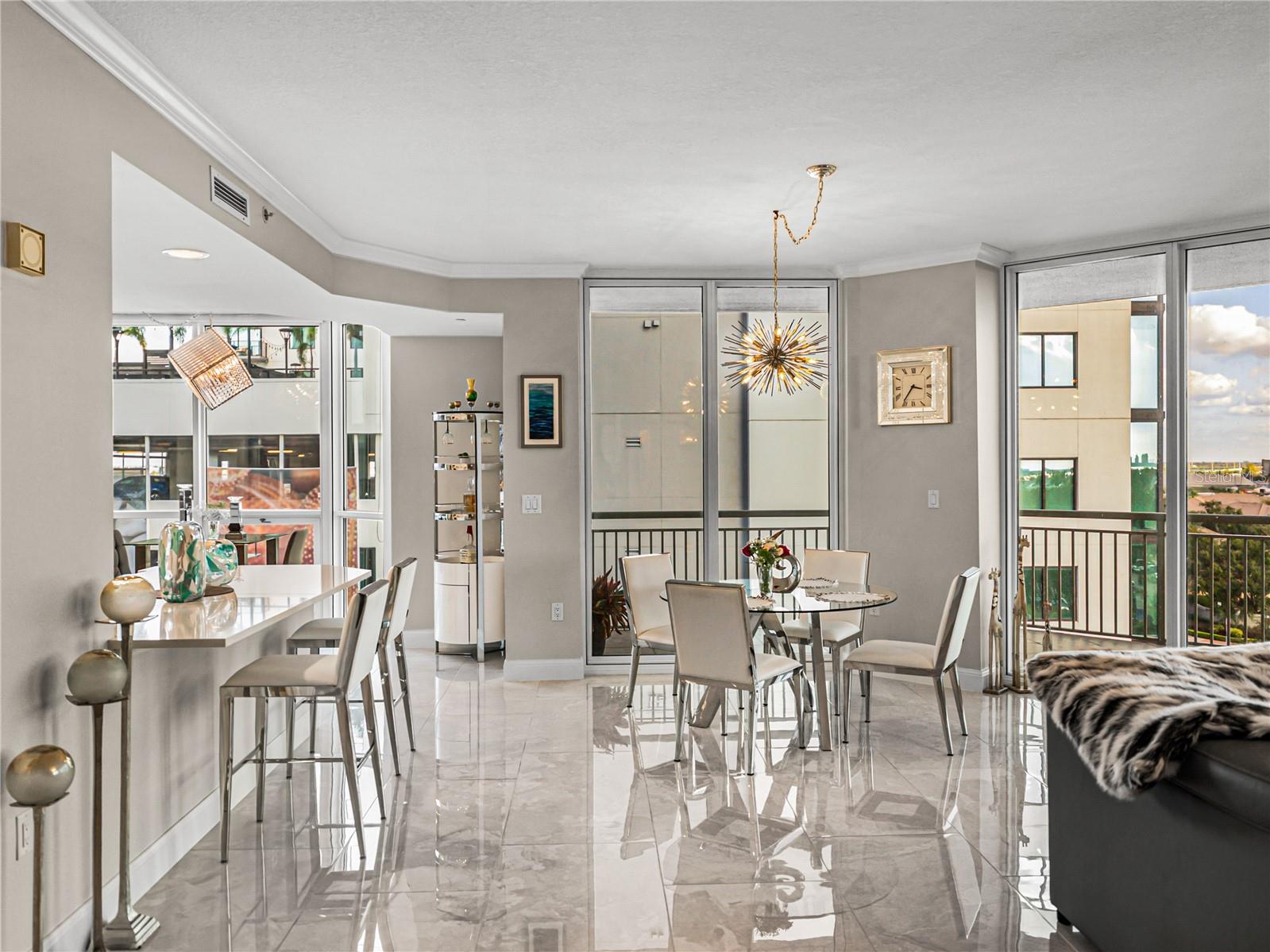 THE PLAZA HARBOUR ISLAND - Residential