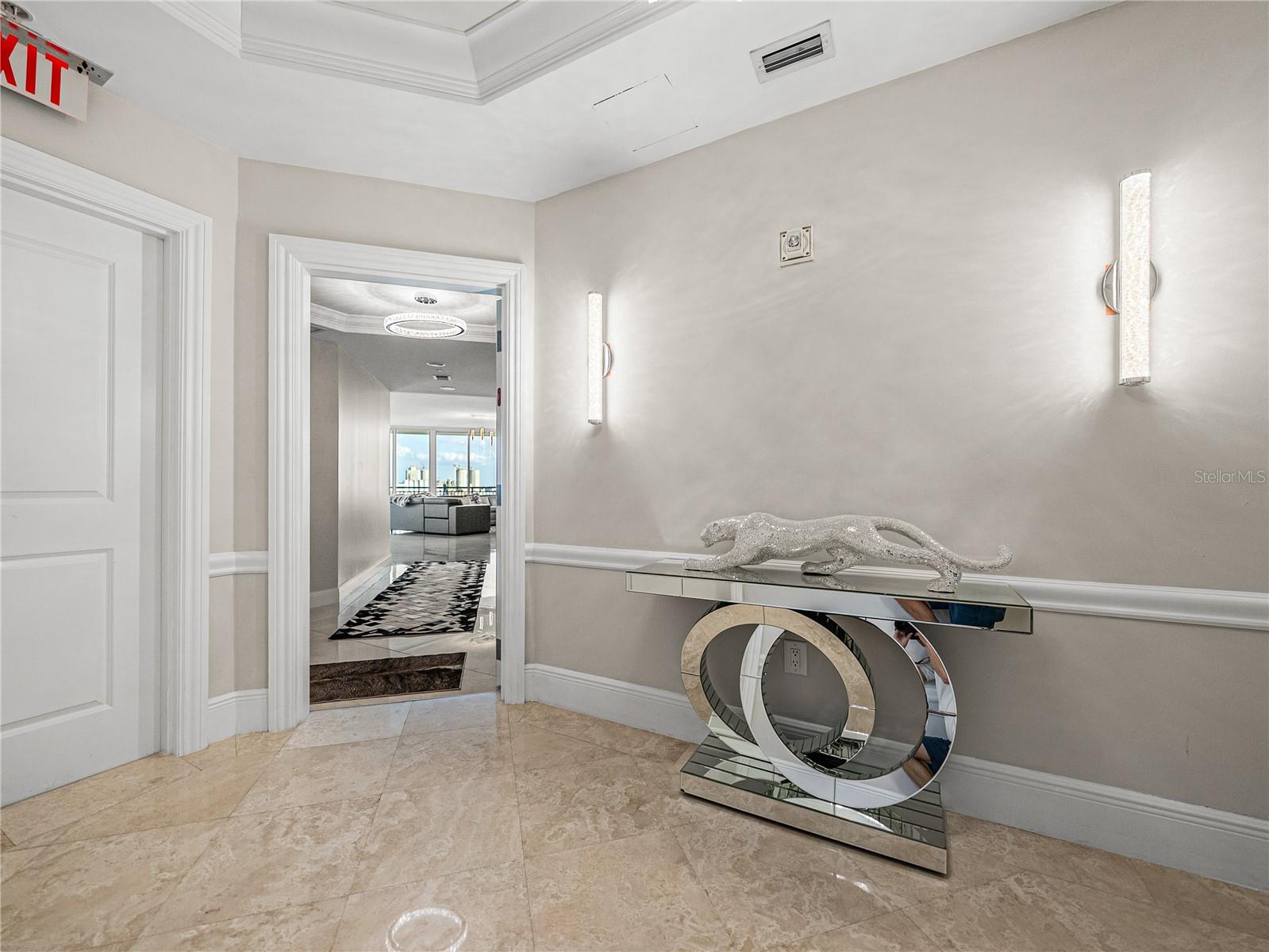 THE PLAZA HARBOUR ISLAND - Residential