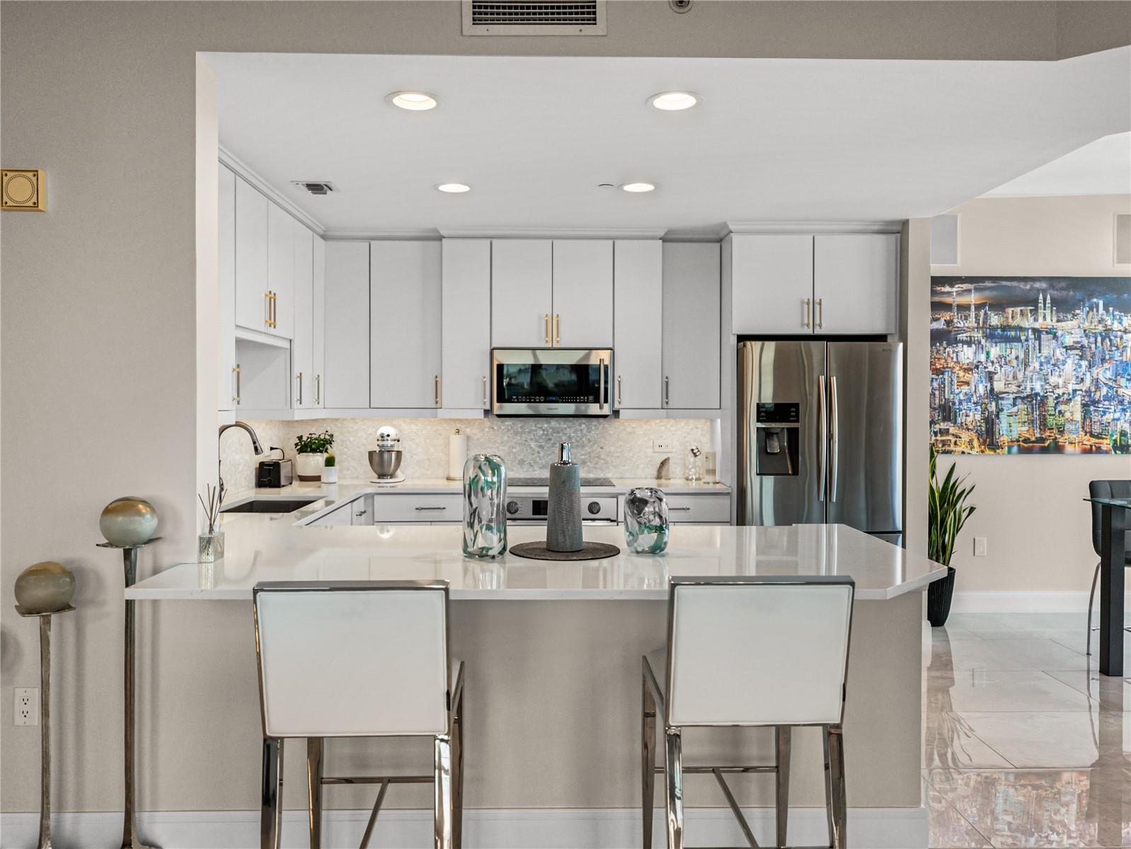 THE PLAZA HARBOUR ISLAND - Residential