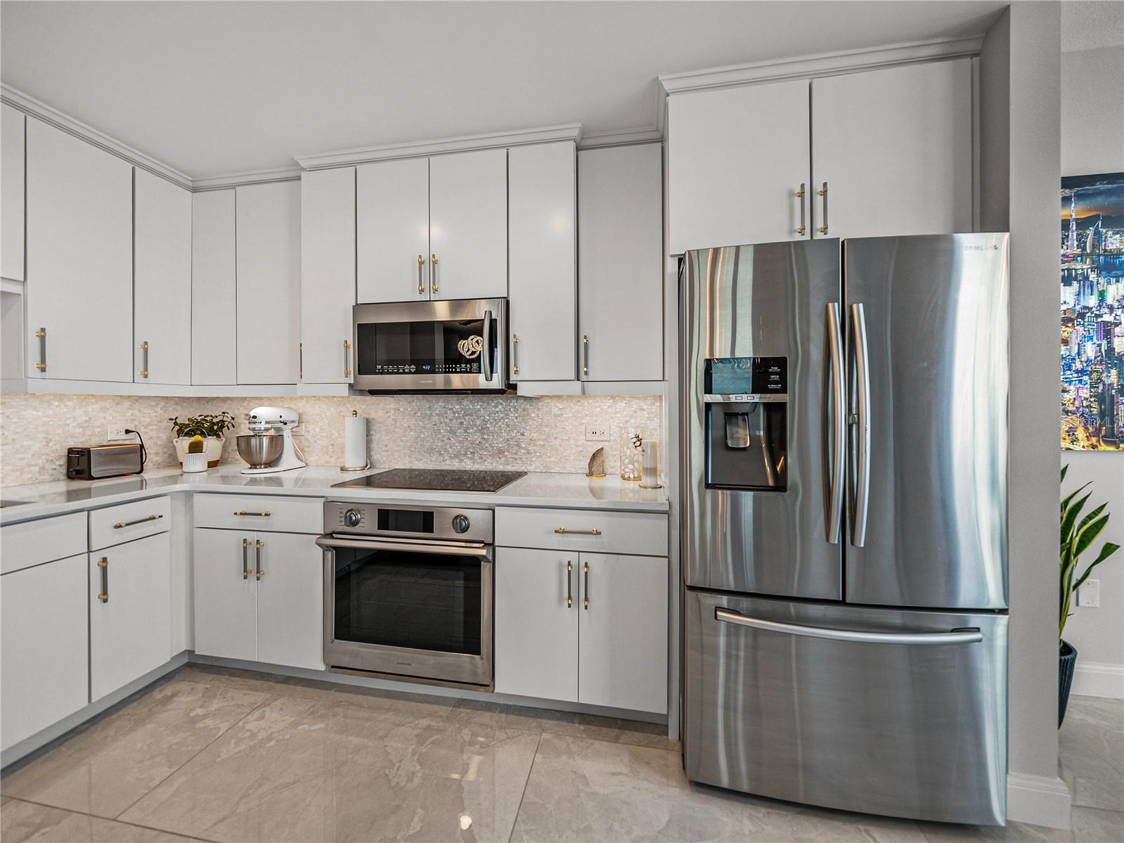 THE PLAZA HARBOUR ISLAND - Residential