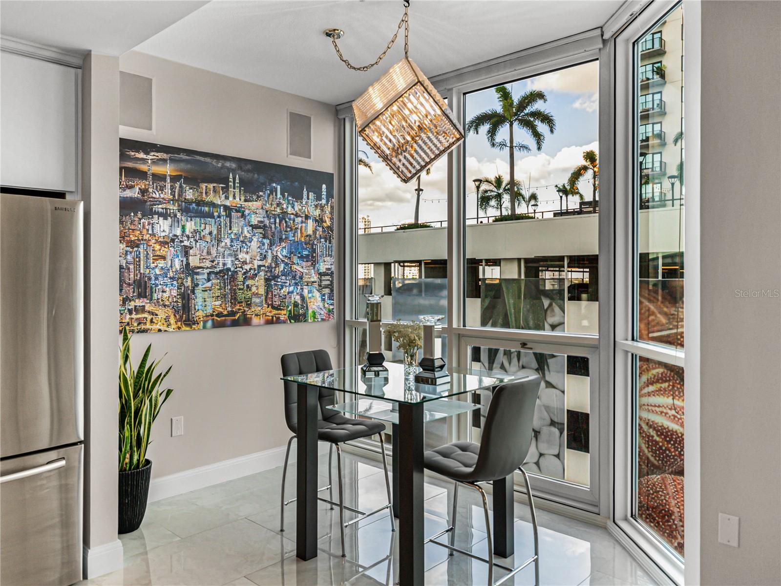 THE PLAZA HARBOUR ISLAND - Residential