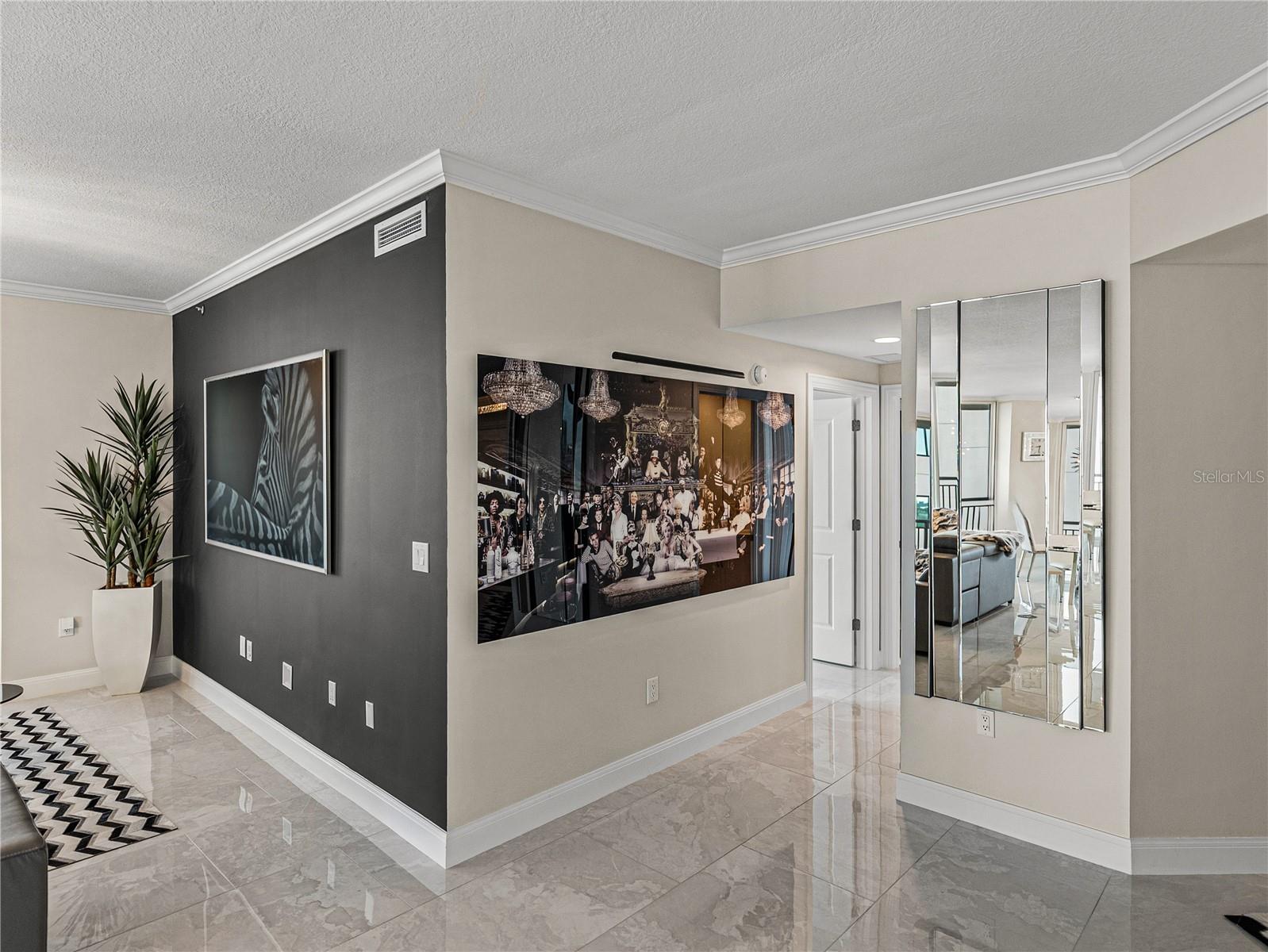 THE PLAZA HARBOUR ISLAND - Residential