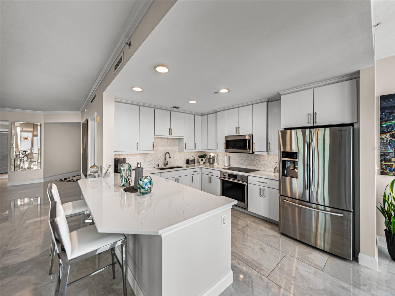 THE PLAZA HARBOUR ISLAND - Residential