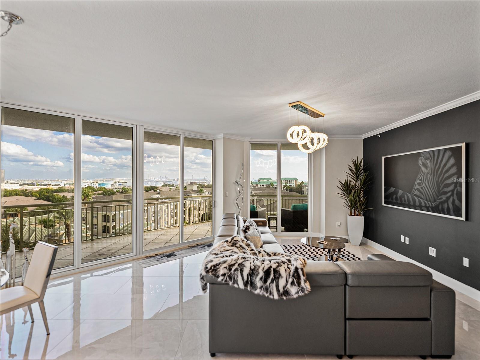 THE PLAZA HARBOUR ISLAND - Residential