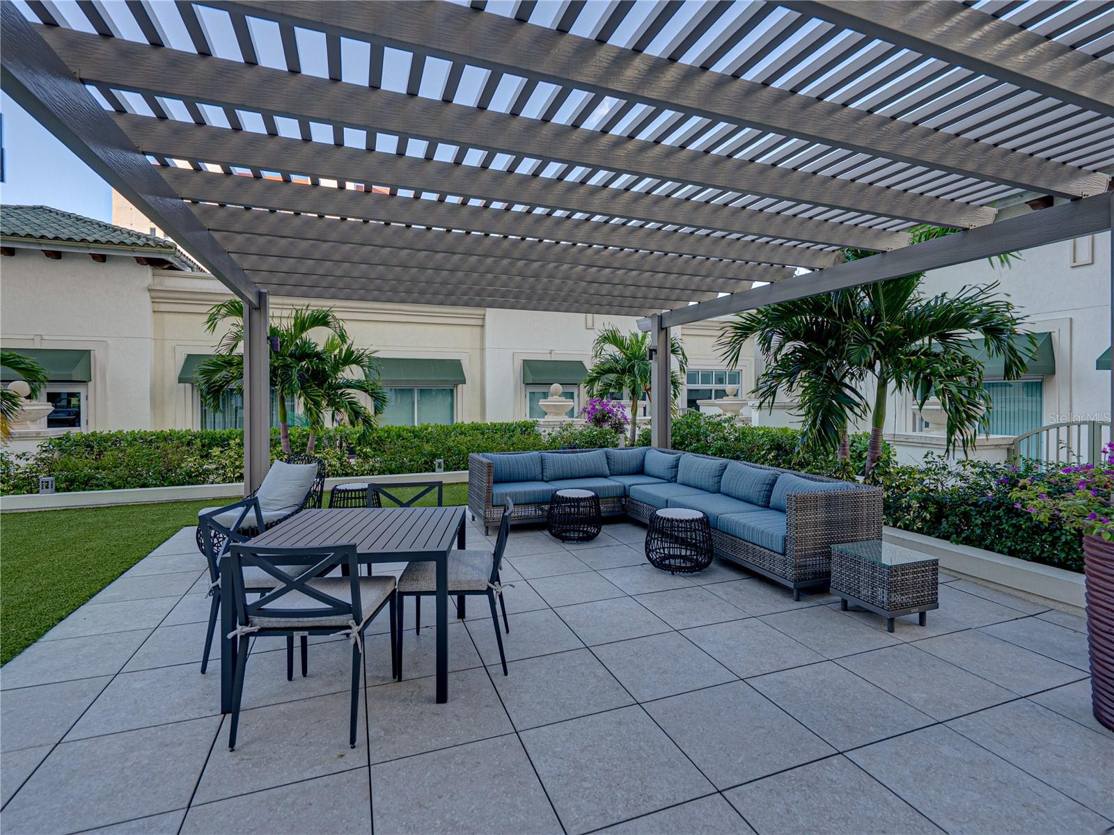 THE PLAZA HARBOUR ISLAND - Residential