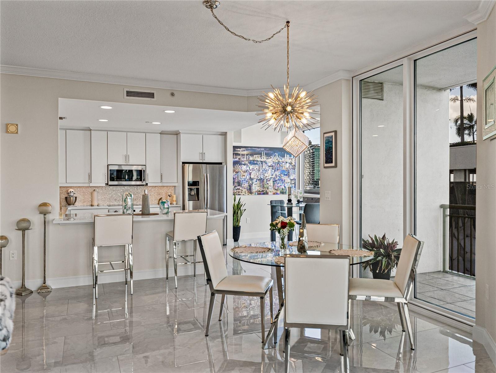 THE PLAZA HARBOUR ISLAND - Residential