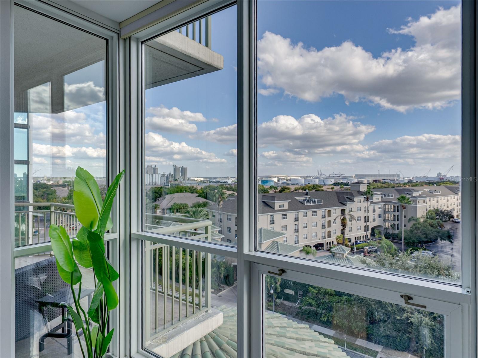 THE PLAZA HARBOUR ISLAND - Residential