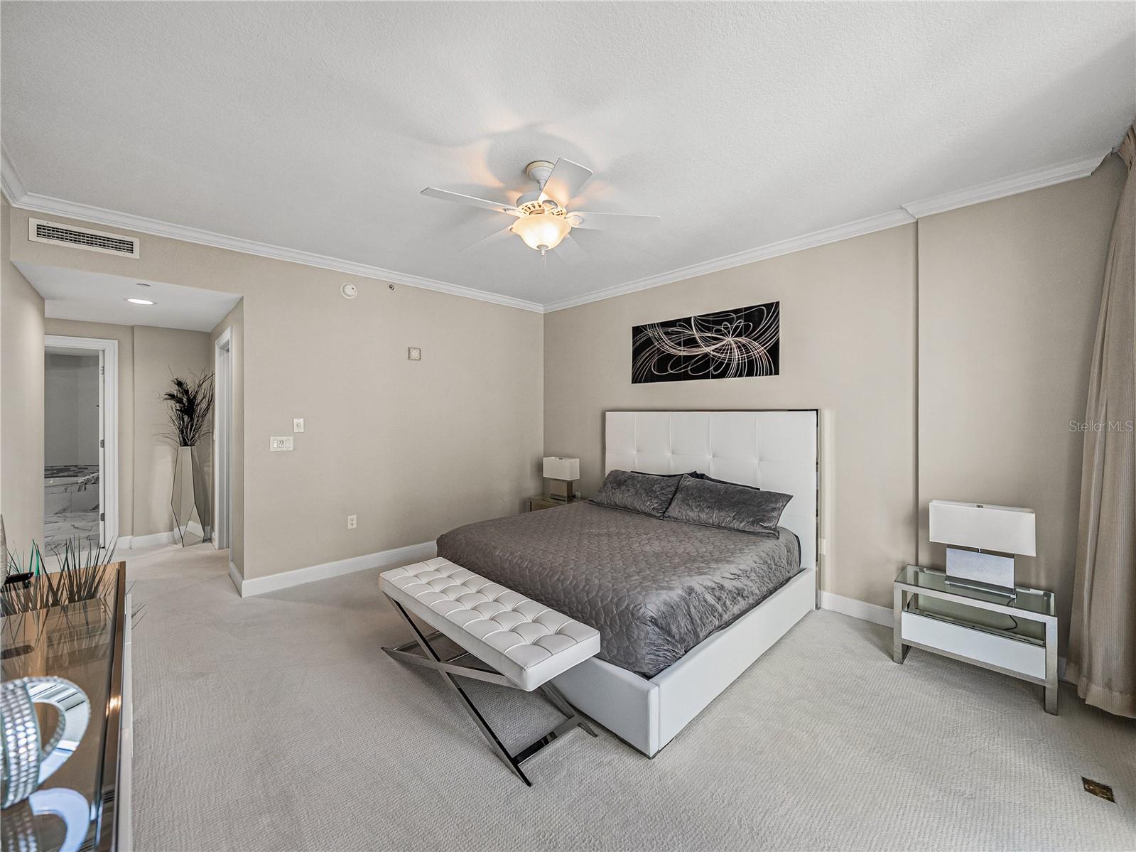 THE PLAZA HARBOUR ISLAND - Residential