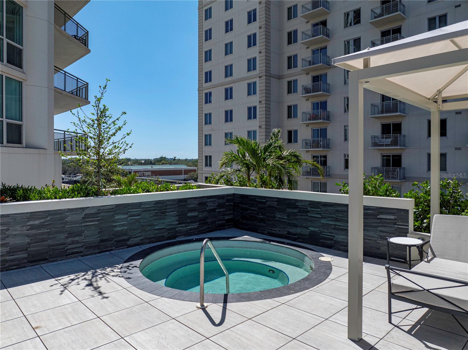 THE PLAZA HARBOUR ISLAND - Residential