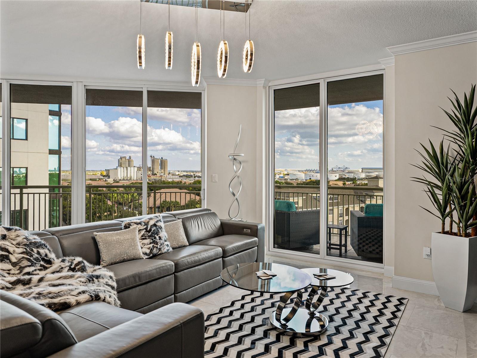 THE PLAZA HARBOUR ISLAND - Residential