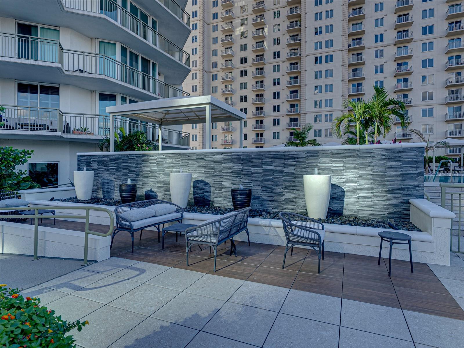 THE PLAZA HARBOUR ISLAND - Residential