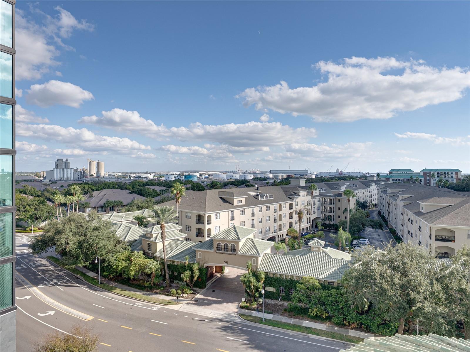 THE PLAZA HARBOUR ISLAND - Residential