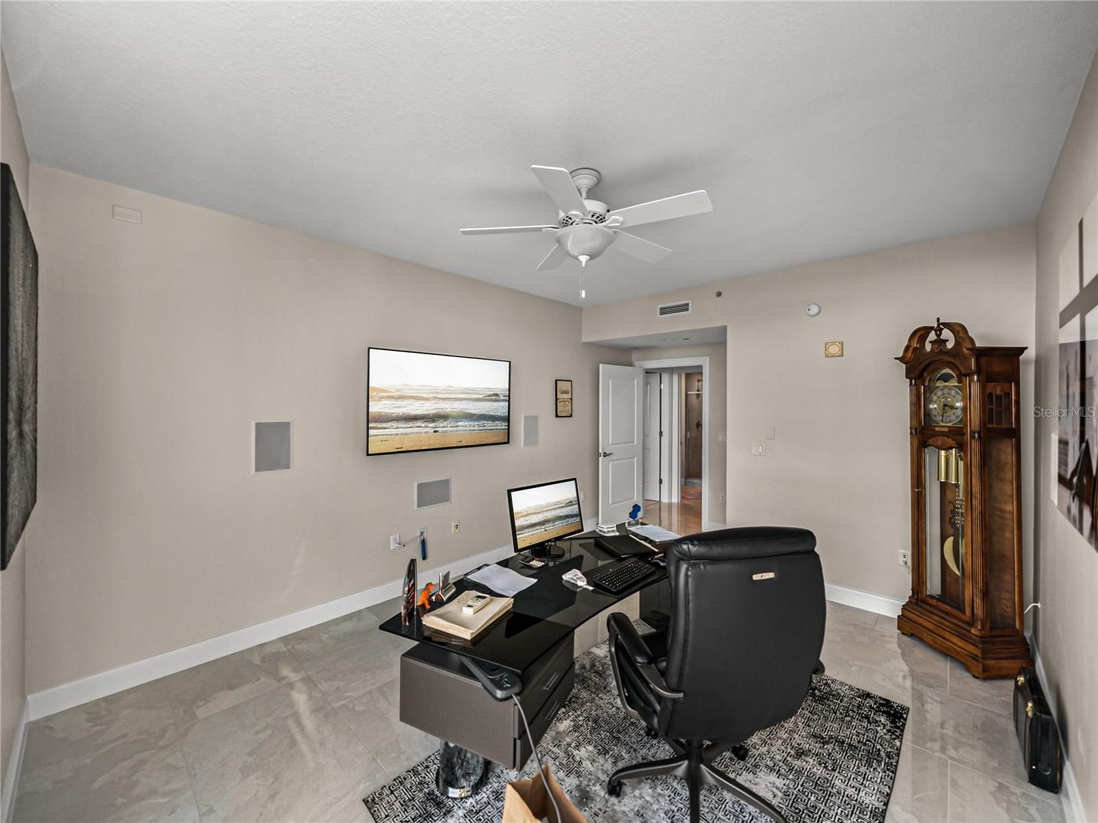 THE PLAZA HARBOUR ISLAND - Residential