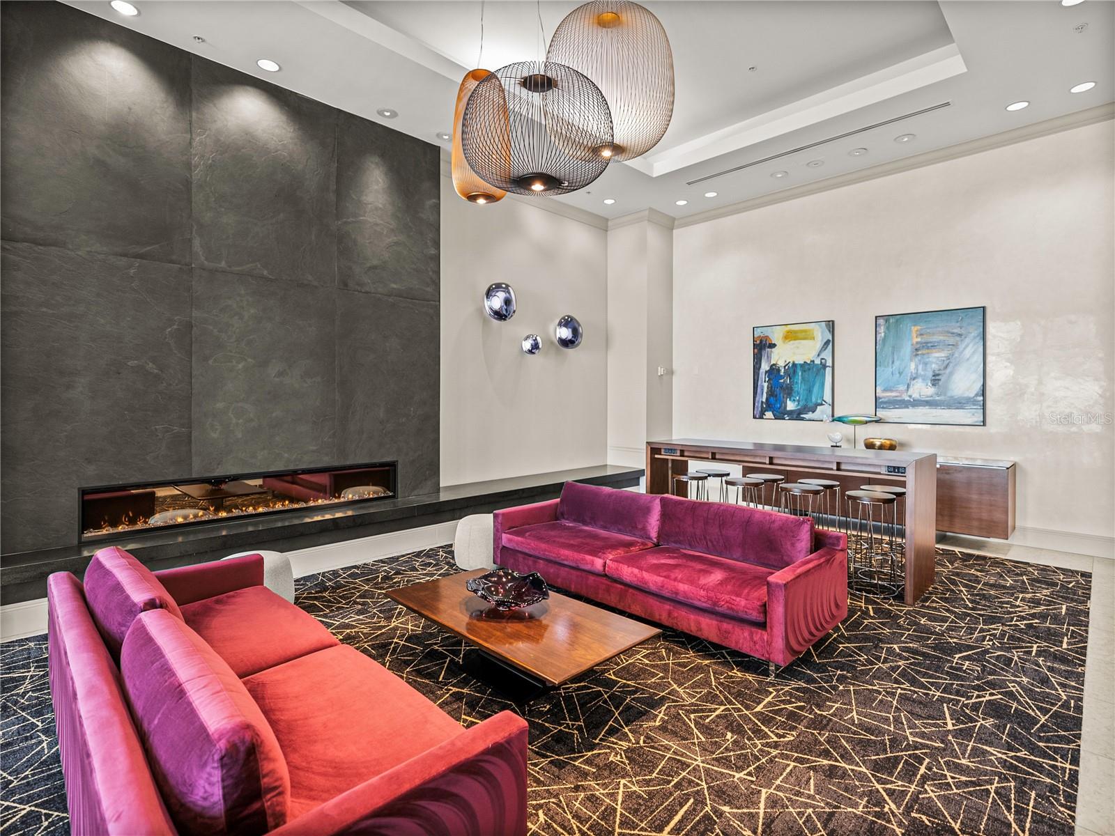 THE PLAZA HARBOUR ISLAND - Residential