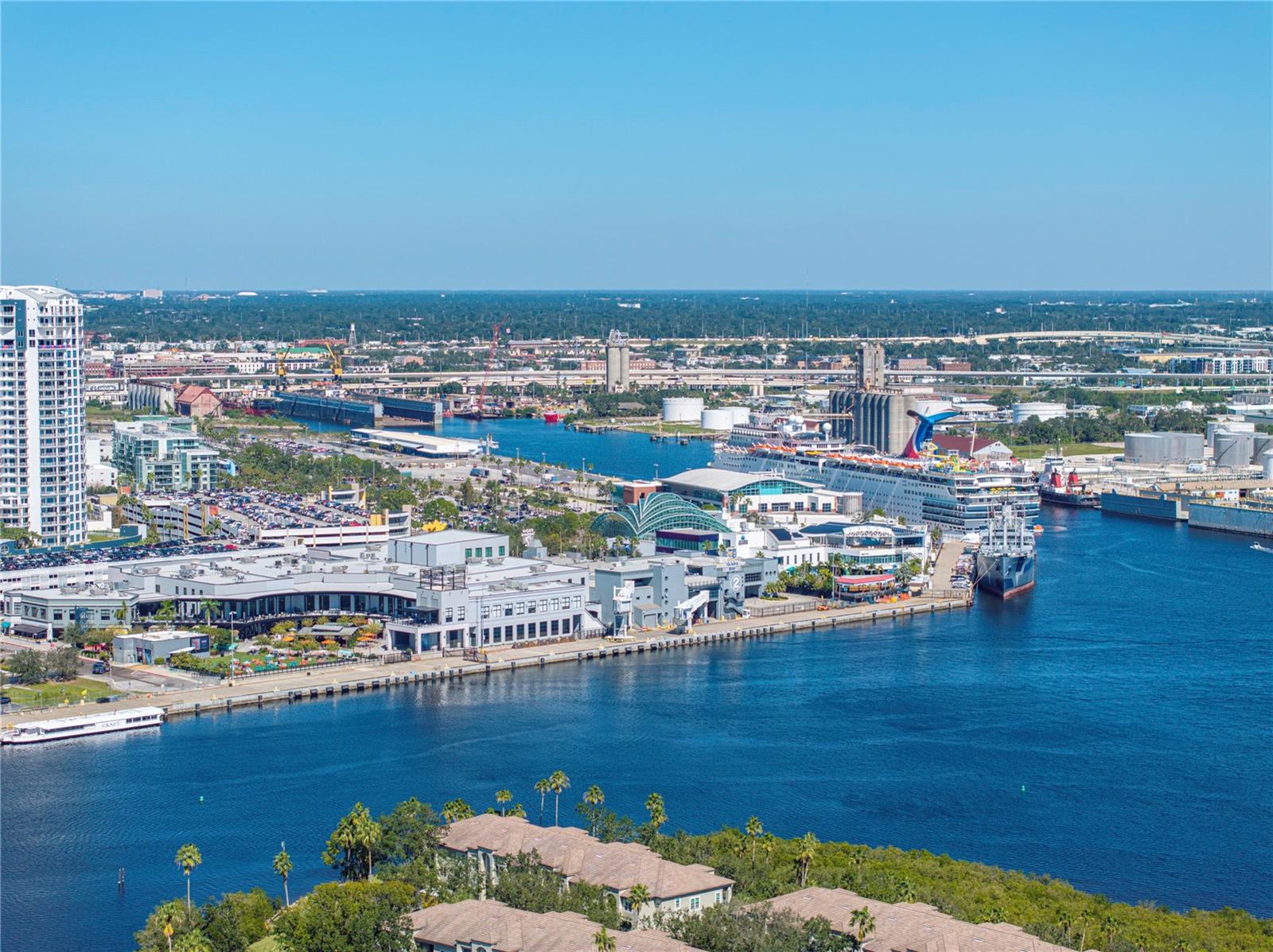 THE PLAZA HARBOUR ISLAND - Residential