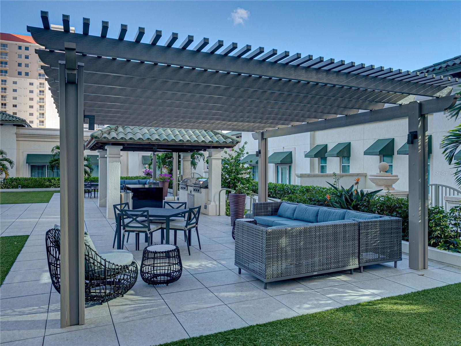 THE PLAZA HARBOUR ISLAND - Residential