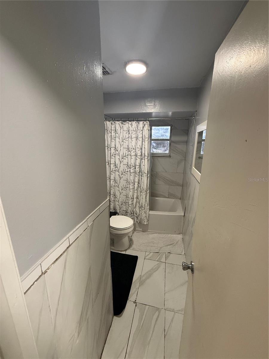 504 N NORMANDALE AVENUE