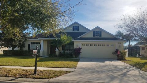 A home in AUBURNDALE