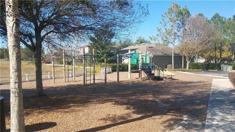 A home in AUBURNDALE