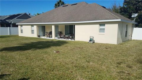 A home in AUBURNDALE