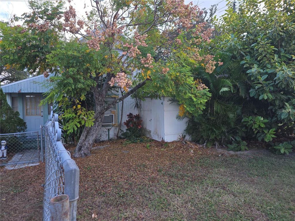 Photo of 406 NW 7th Street, Mulberry, FL 33860 (MLS # L4957553)