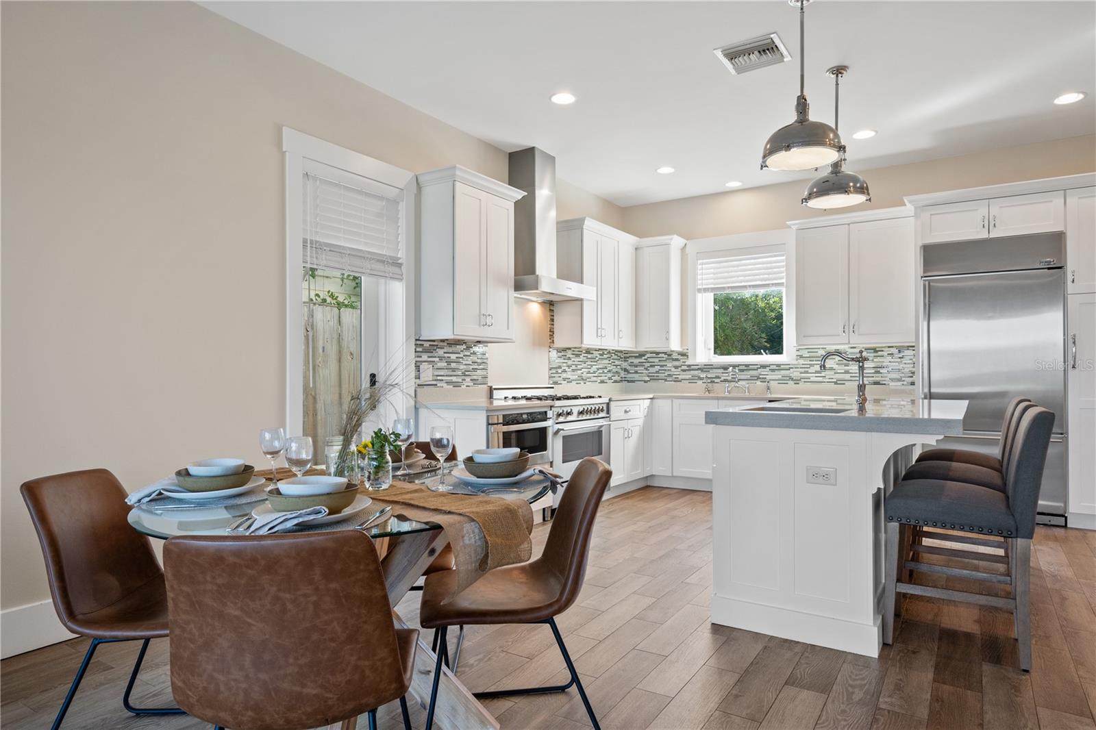 CRESCENT BEACH - Residential