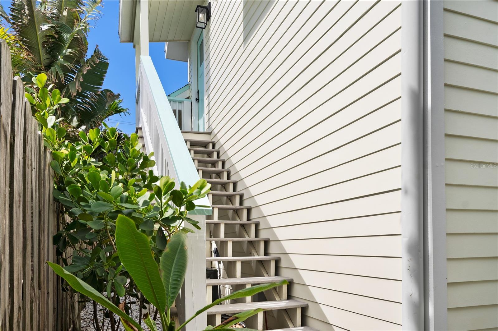 CRESCENT BEACH - Residential