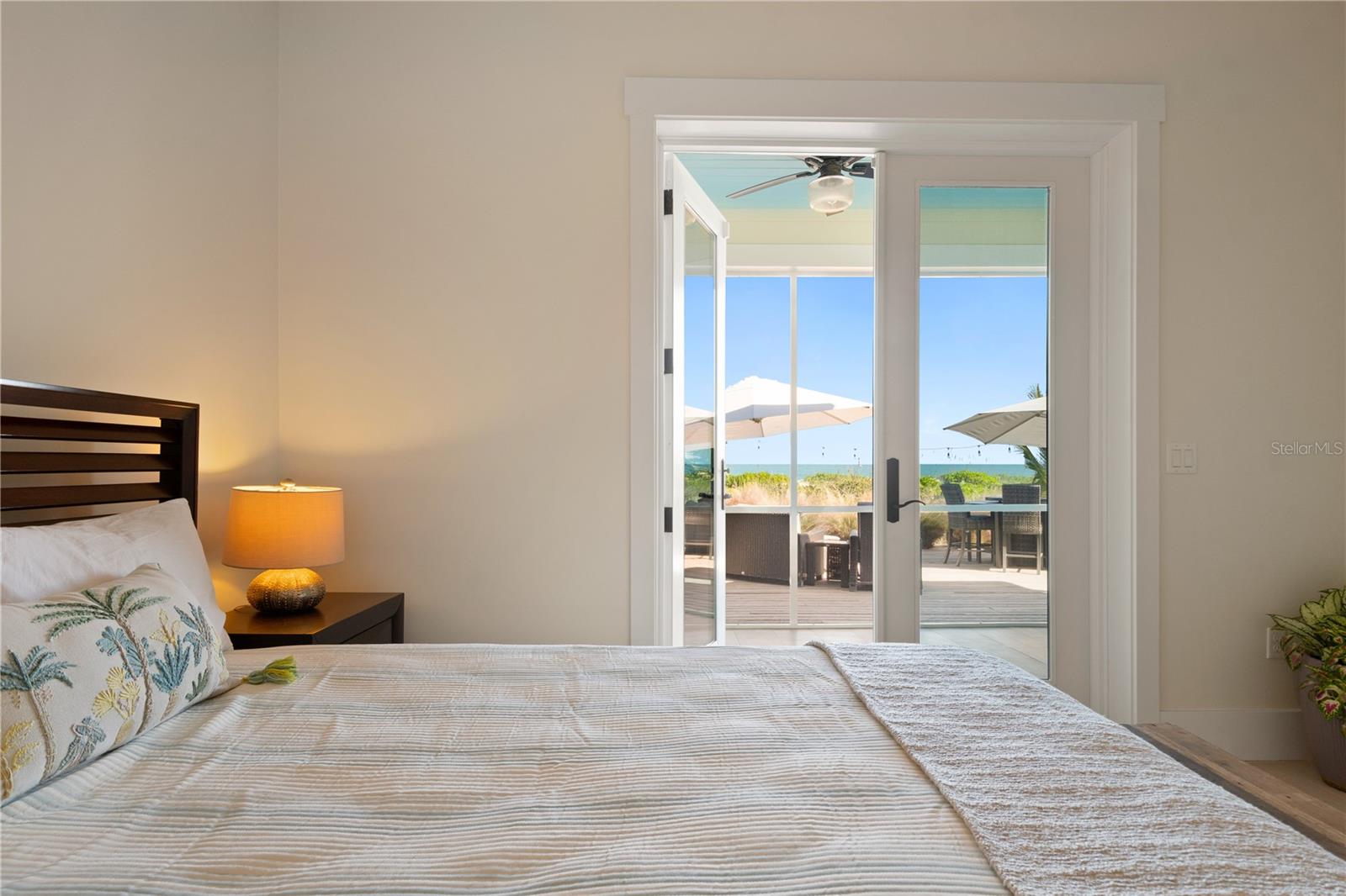 CRESCENT BEACH - Residential