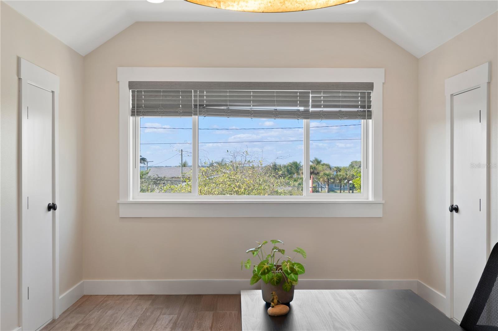 CRESCENT BEACH - Residential