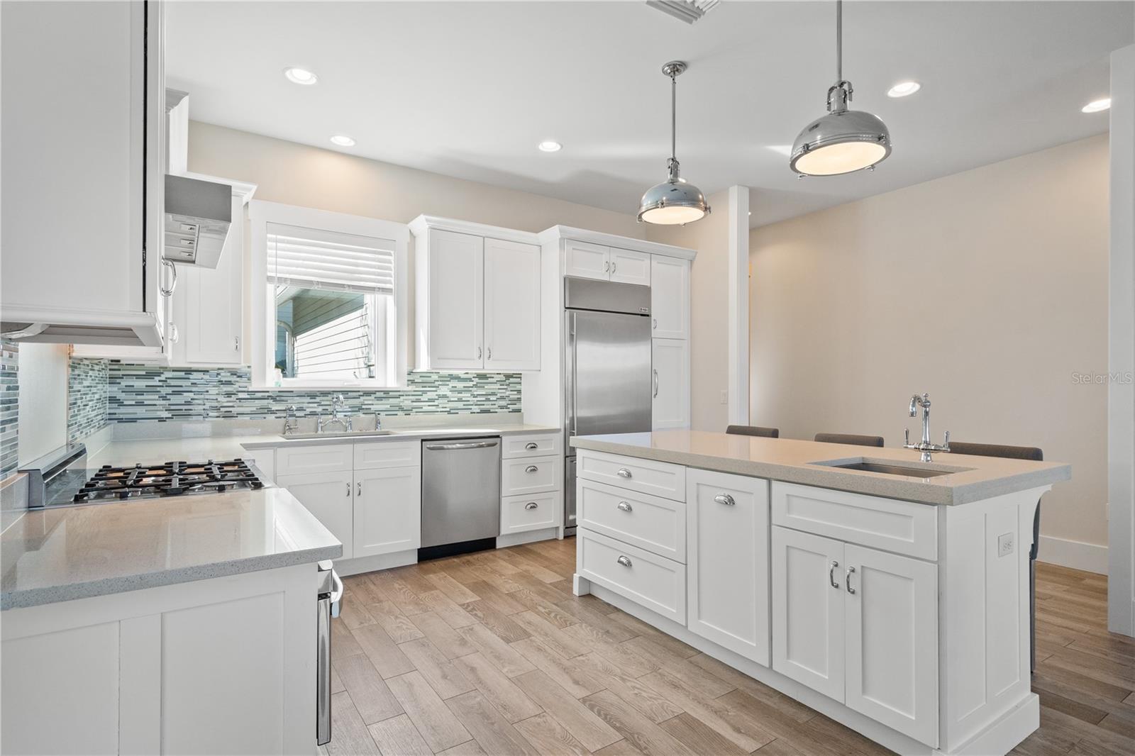 CRESCENT BEACH - Residential