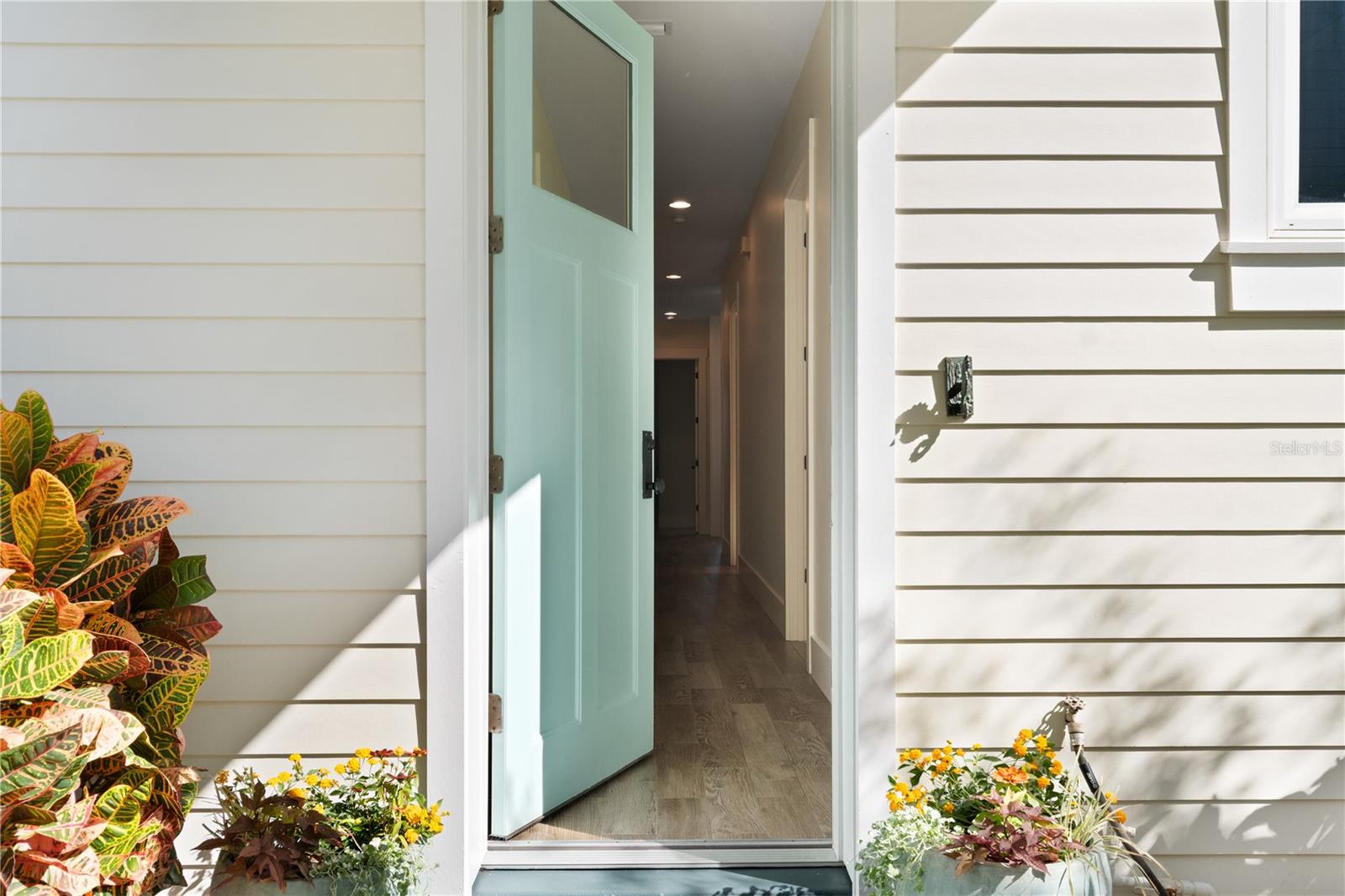 CRESCENT BEACH - Residential