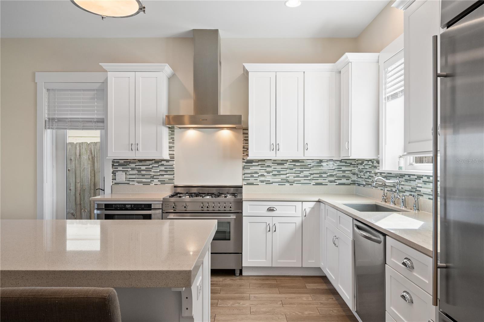 CRESCENT BEACH - Residential