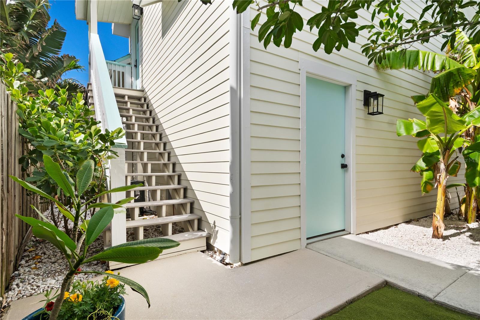 CRESCENT BEACH - Residential