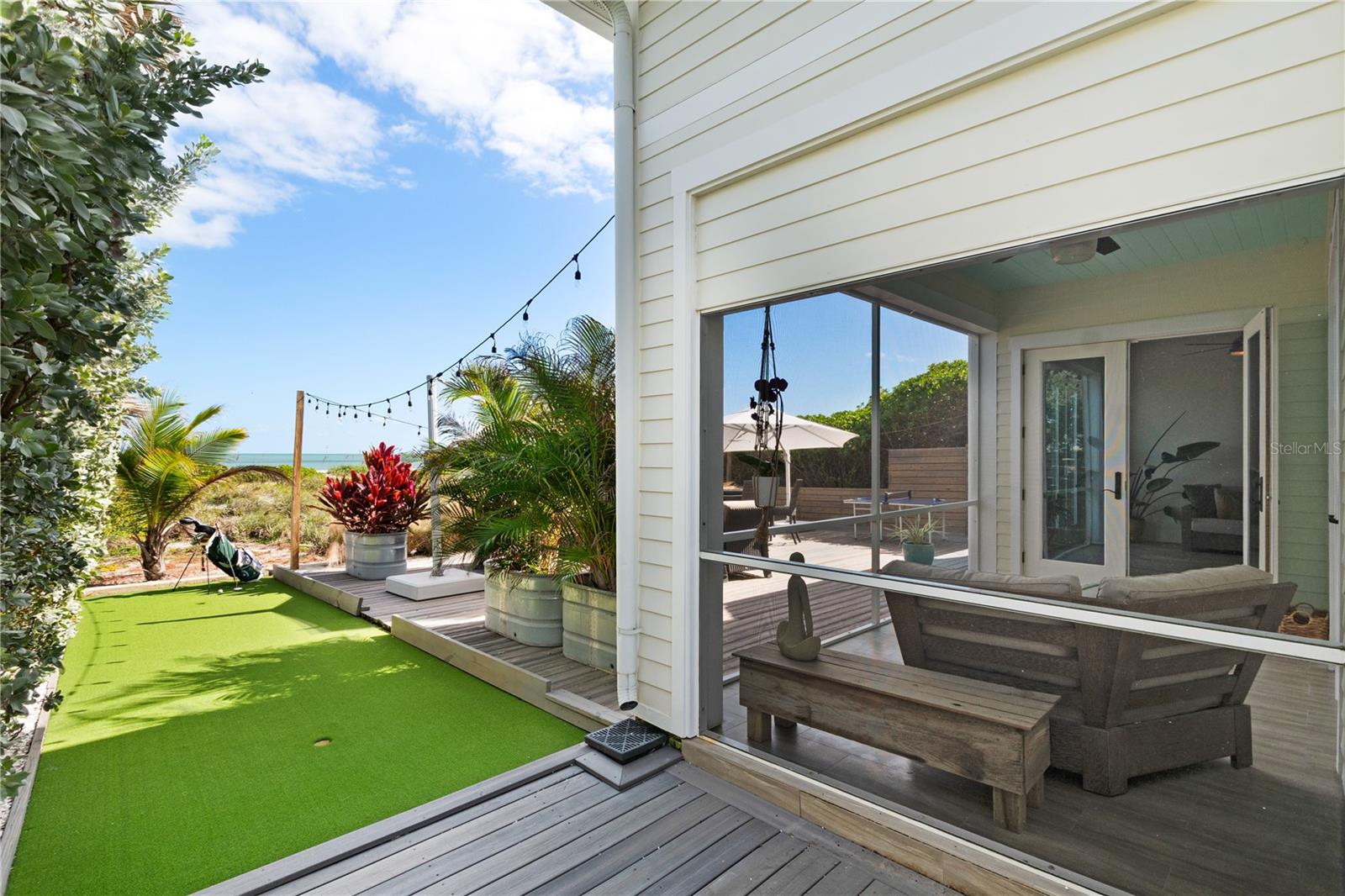 CRESCENT BEACH - Residential