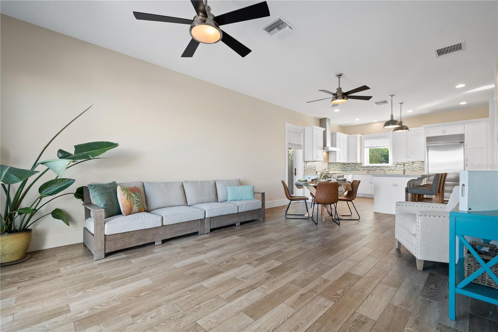 CRESCENT BEACH - Residential