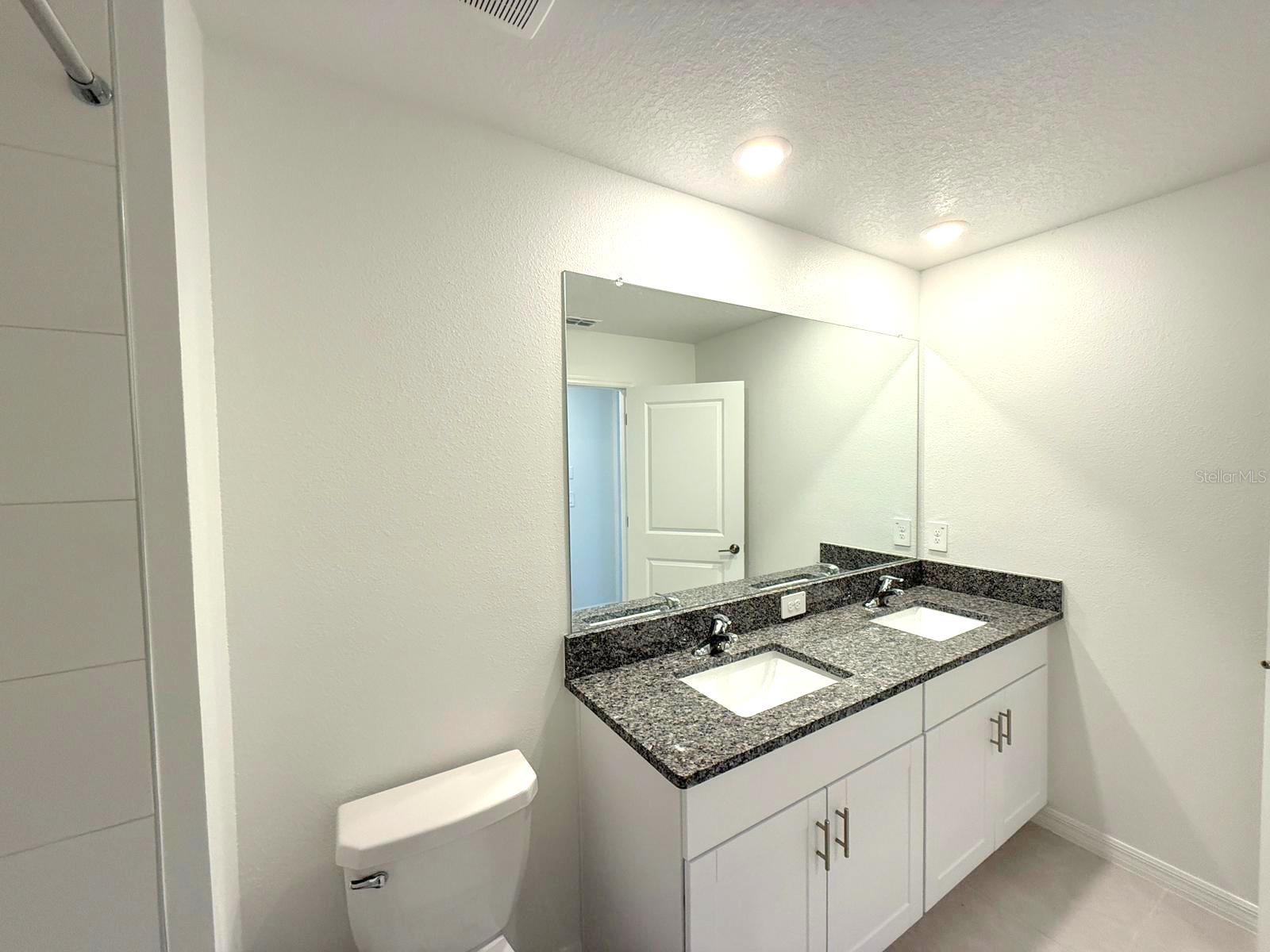 MIRADA TOWNHOMES - Residential Lease