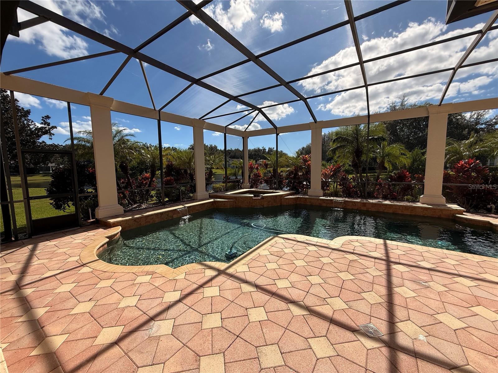 KEENES POINTE UT 06 50 95 - Residential