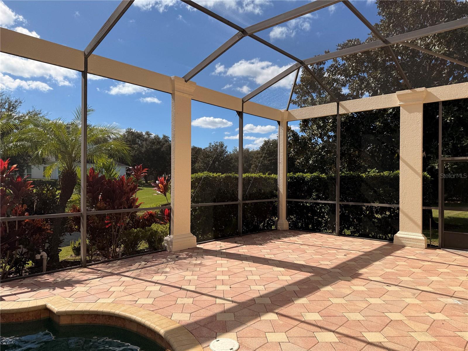 KEENES POINTE UT 06 50 95 - Residential