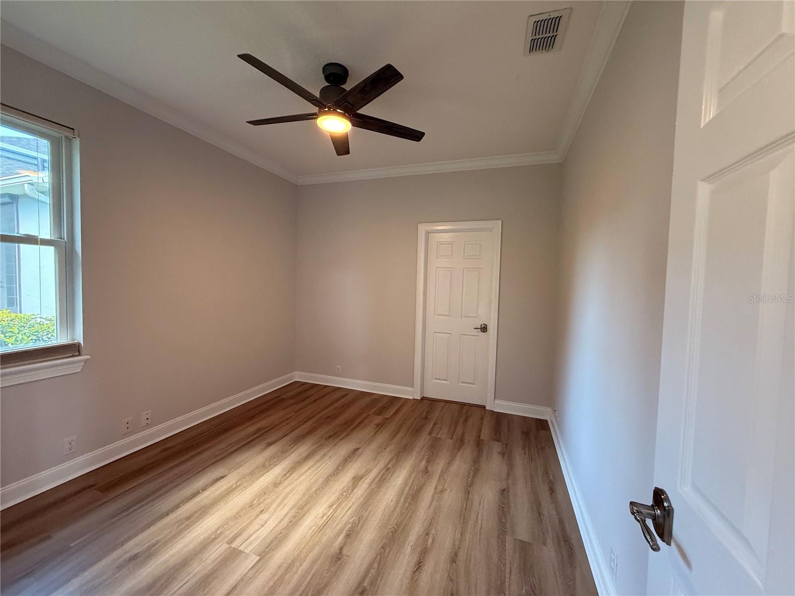 KEENES POINTE UT 06 50 95 - Residential