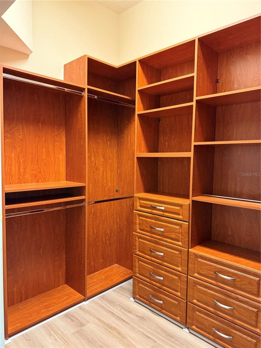 KEENES POINTE UT 06 50 95 - Residential