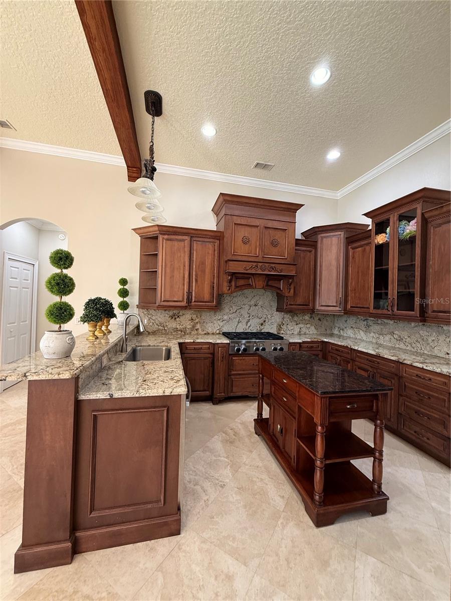 KEENES POINTE UT 06 50 95 - Residential