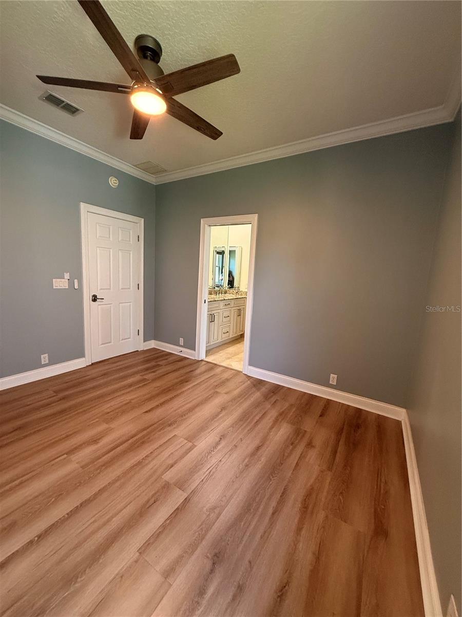 KEENES POINTE UT 06 50 95 - Residential